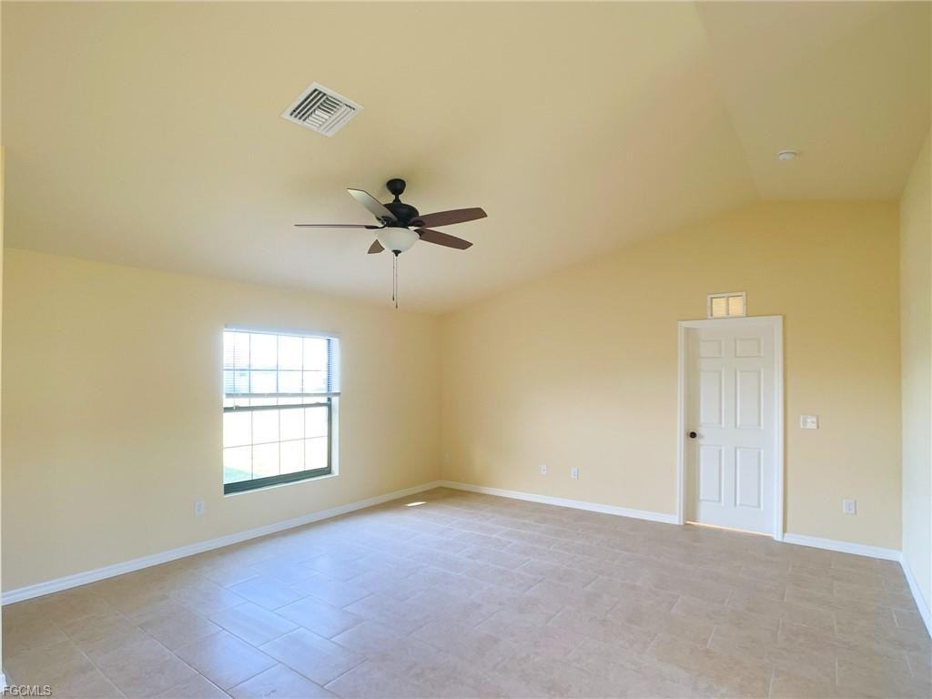 125 Northeast 7th Terrace - Photo 3 of 8