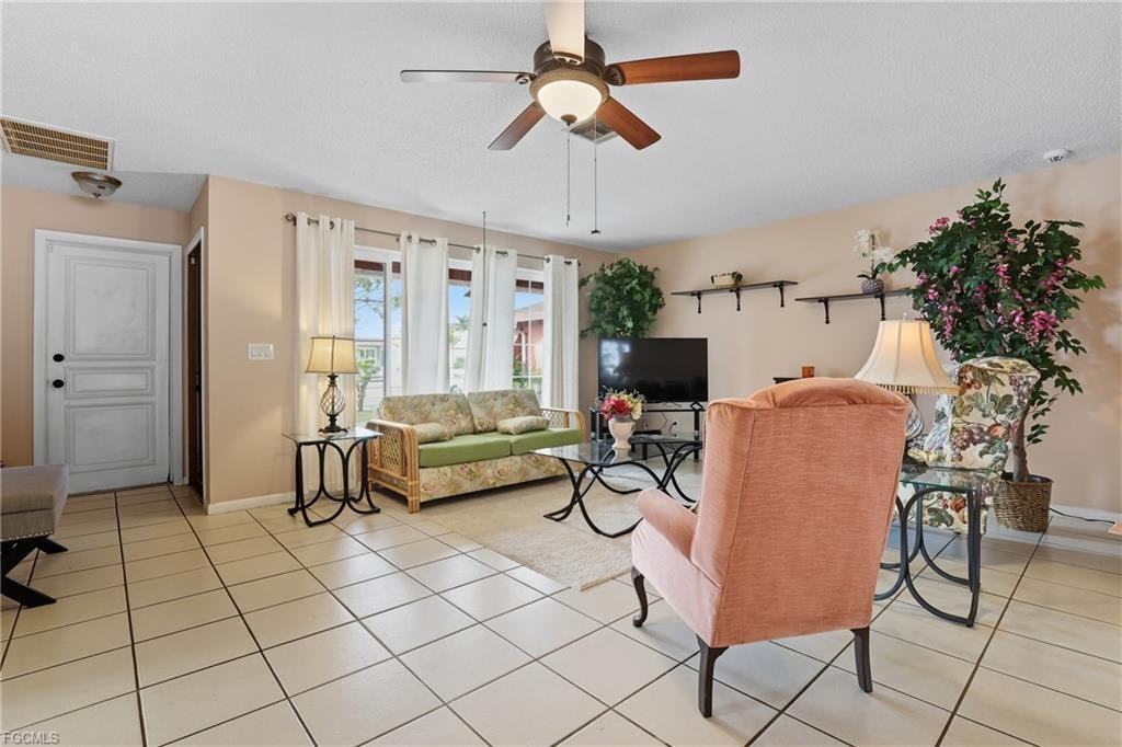 913 Mohawk Parkway #915 - Photo 3 of 8