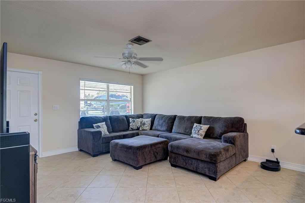 2019 Clarke Ave - Photo 3 of 8