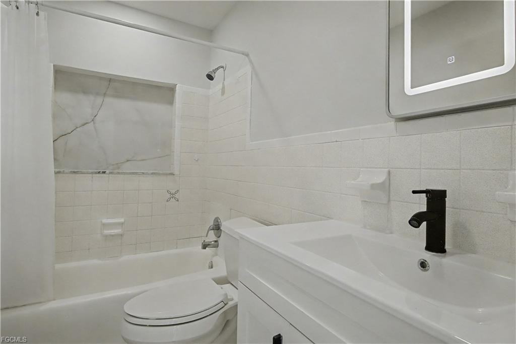 138 Brooks Rd - Photo 3 of 8