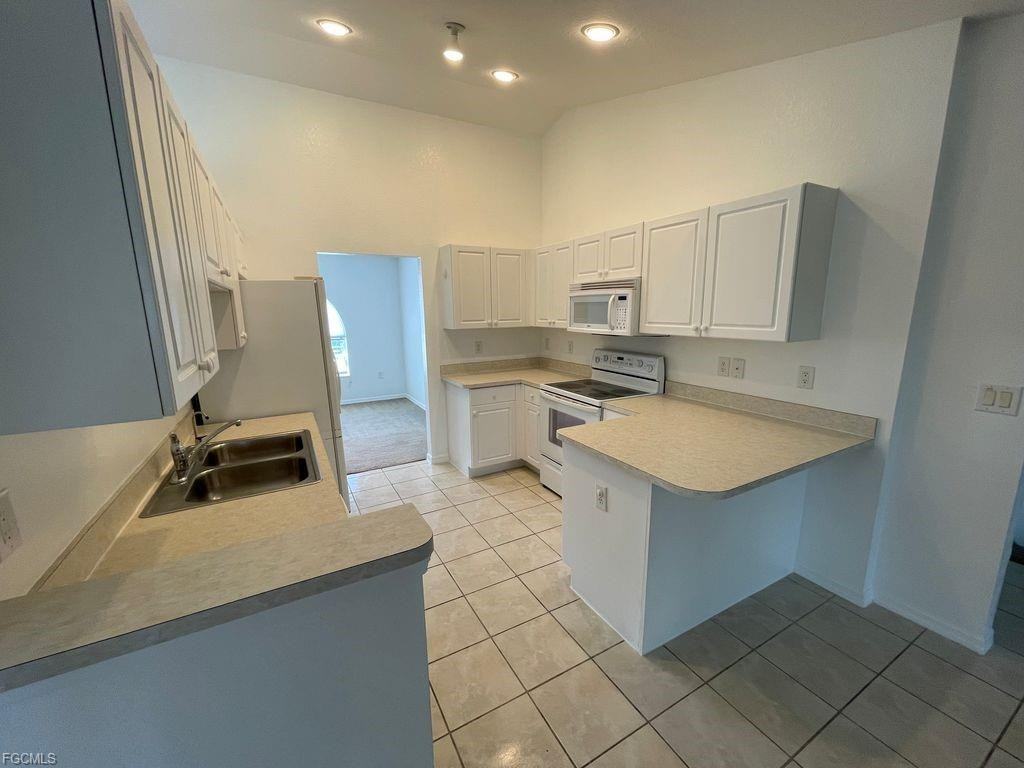 1601 Flora Avenue South - Photo 3 of 8