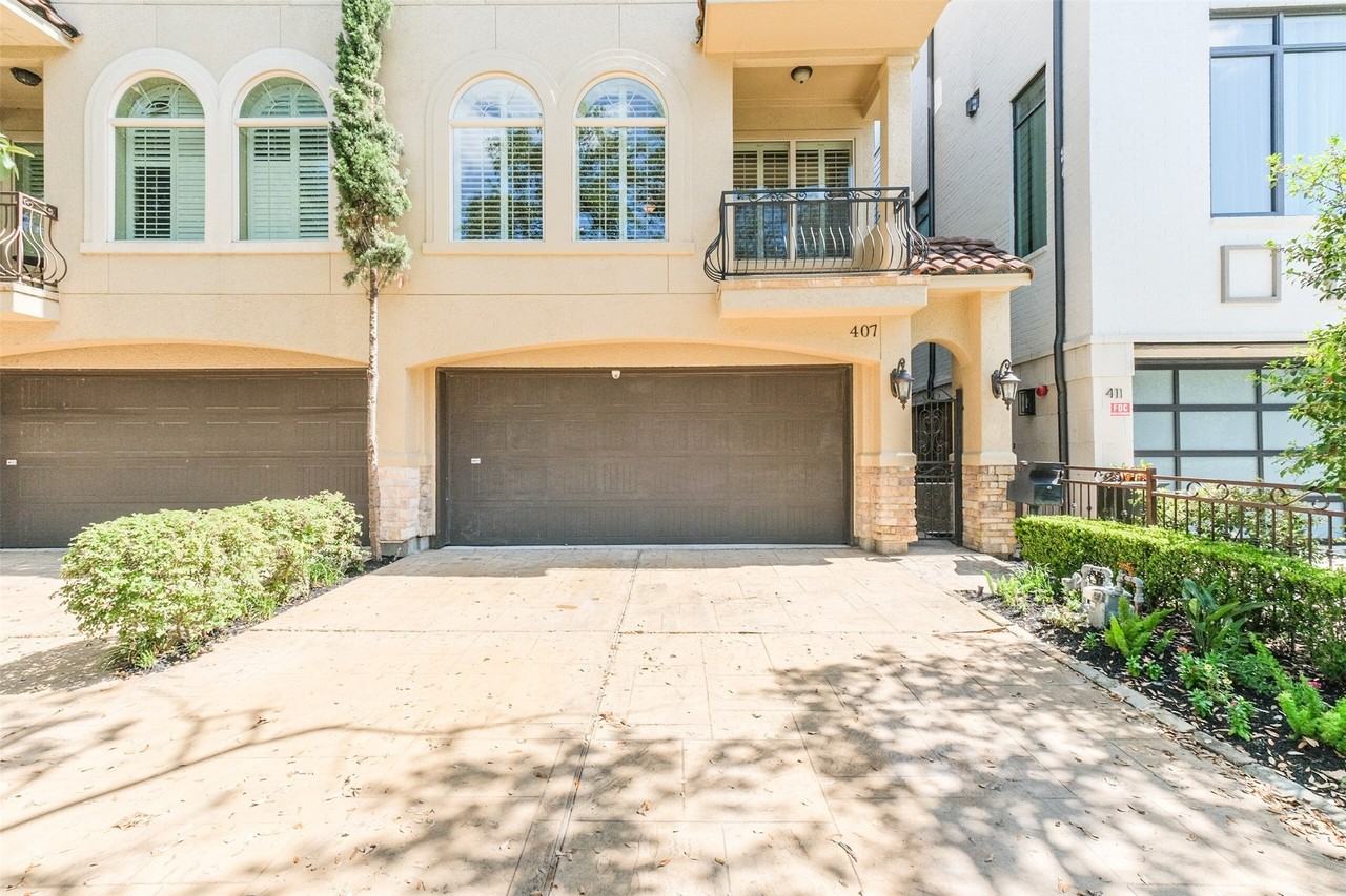 407 W Bell St - Photo 2 of 49