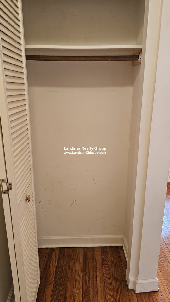 3852 W Ainslie St #2 - Photo 4 of 20