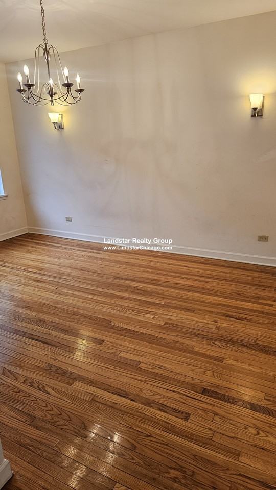 3852 W Ainslie St #2 - Photo 5 of 20