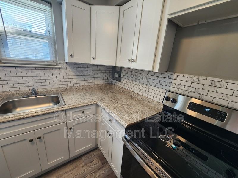 210 West Spencer Avenue - Photo 2 of 32