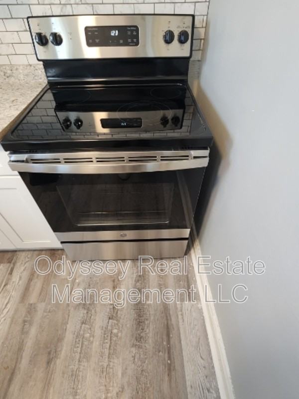 210 West Spencer Avenue - Photo 4 of 32