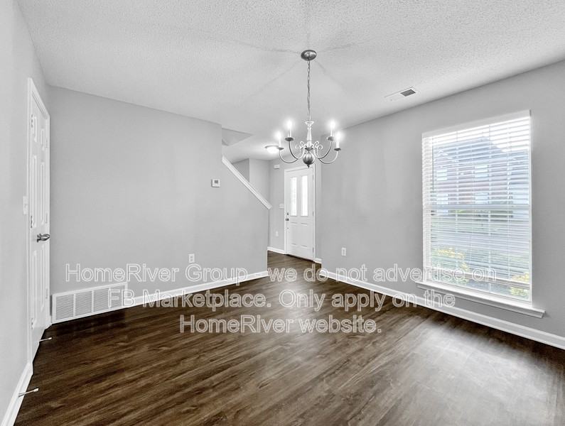 4890 Busy St - Photo 3 of 21