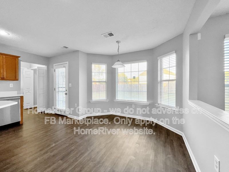 4890 Busy St - Photo 4 of 21