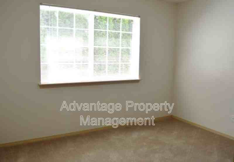 739 Jackson St W #11 - Photo 7 of 33