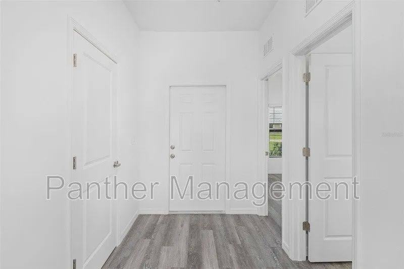 621 Southeast 8th Street - Photo 3 of 10