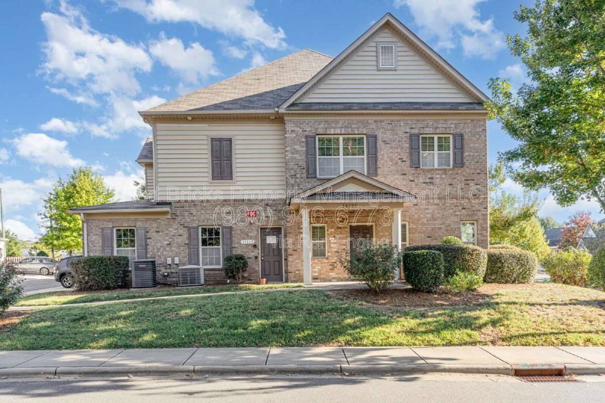 15125 Jade St - Photo 2 of 10