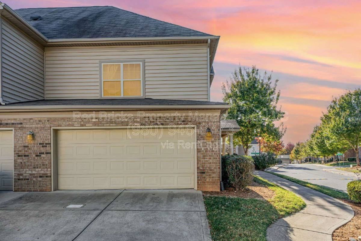 15125 Jade St - Photo 3 of 10