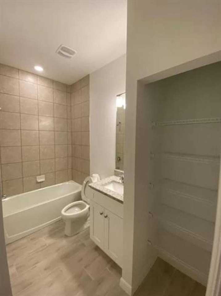 1062 San Cristobal Ave - Photo 4 of 10