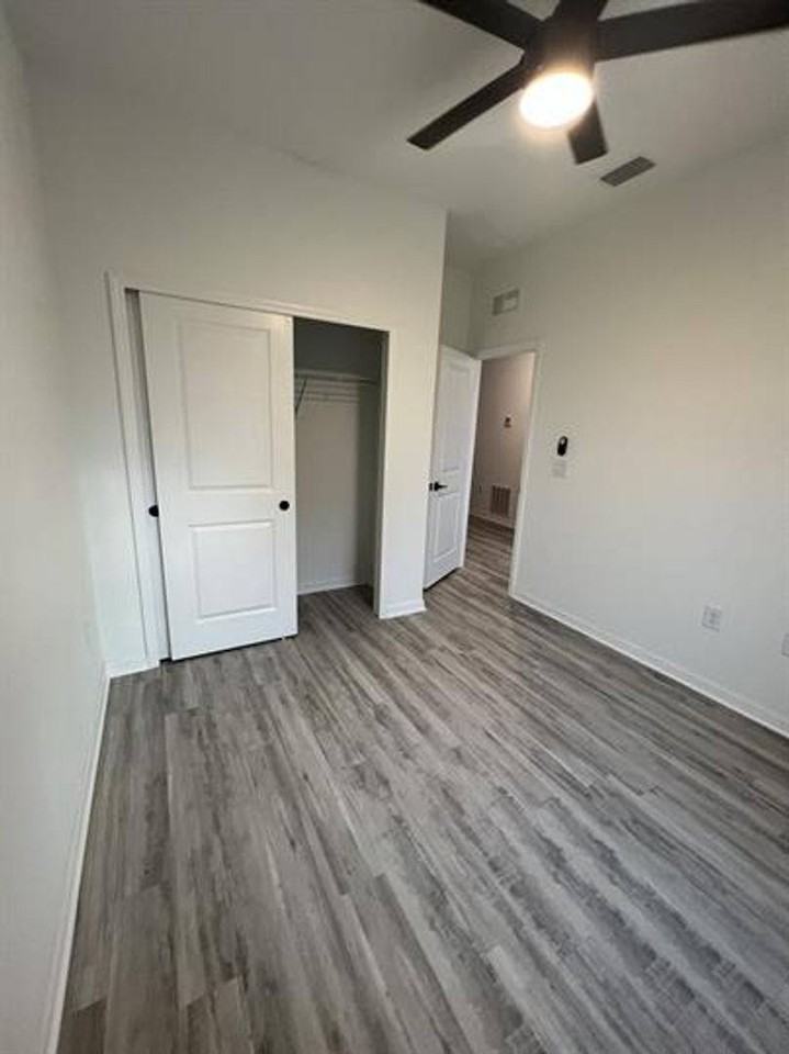 4214 Santa Barbara Boulevard - Photo 5 of 10