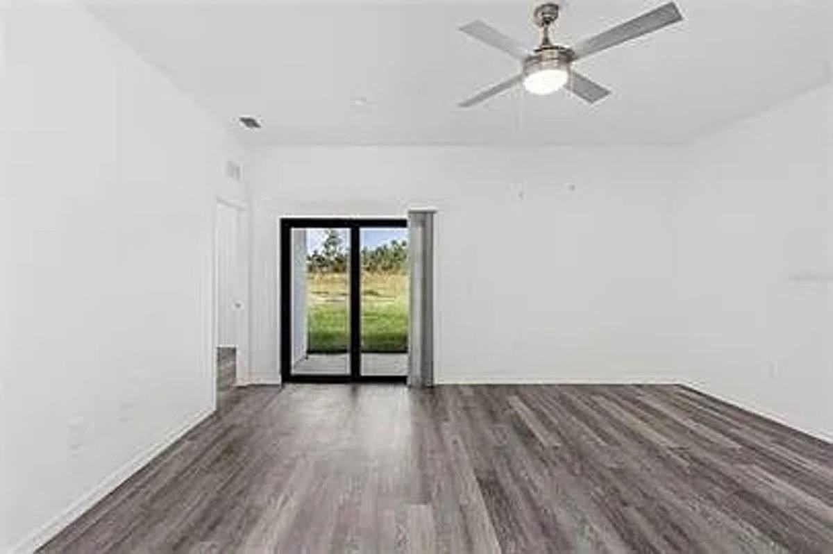 5207 30th St Sw - Photo 2 of 9