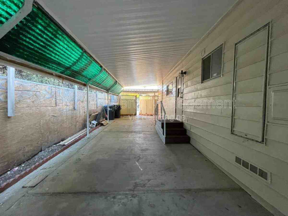 17042 Esperanza Dr - Photo 3 of 10