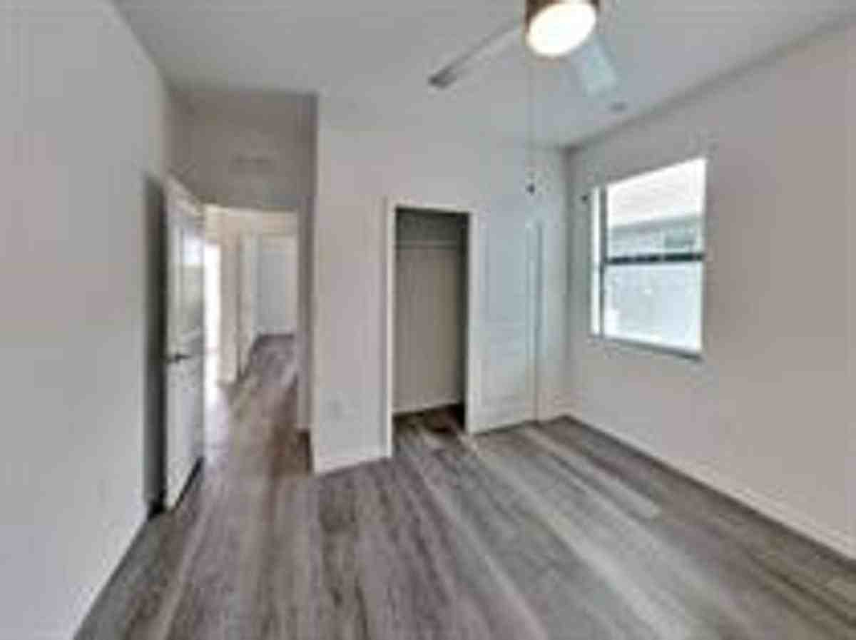 24503 Zephyr Ct - Photo 5 of 10