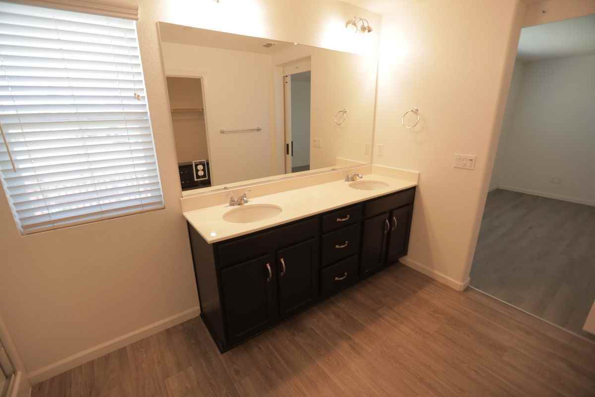 17702 Brandeis Ct - Photo 4 of 24