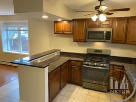 featured image of 7 View St