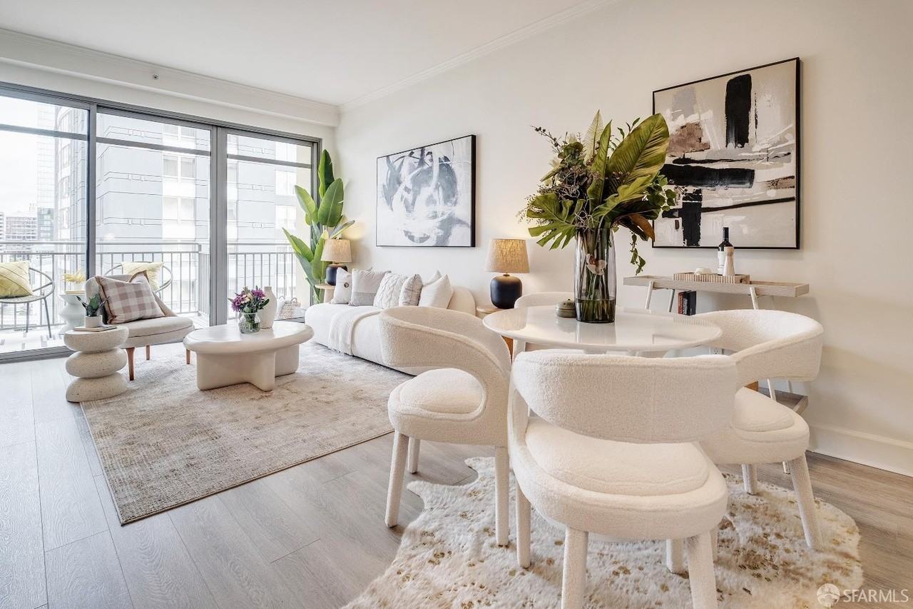 246 2Nd St - Photo 3 of 7