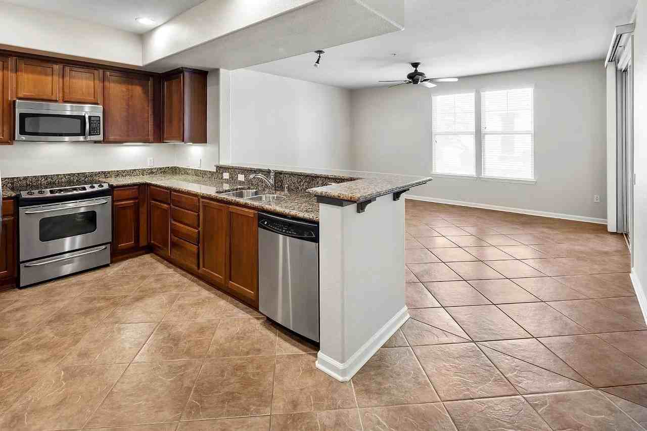 1520 Topanga Ln - Photo 2 of 6