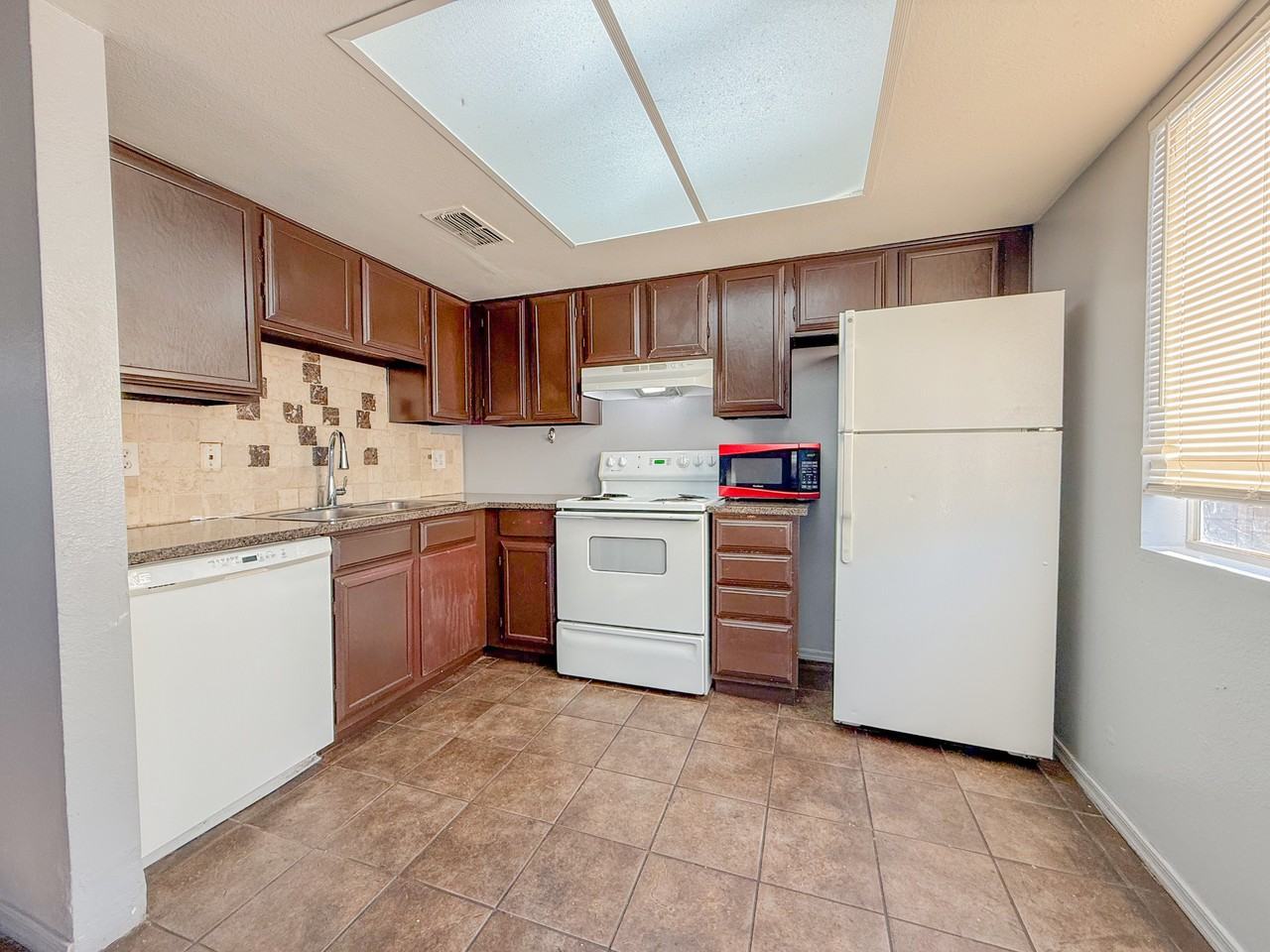 15601 North 27th Street #14 - Photo 6 of 16