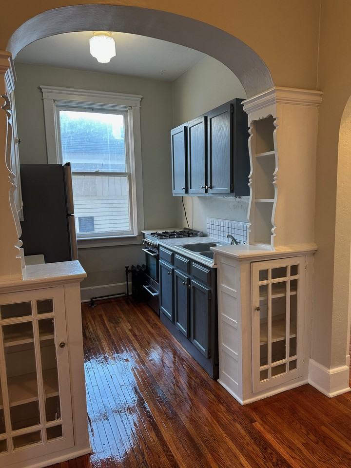 157 W 3rd St #6 - Photo 5 of 9