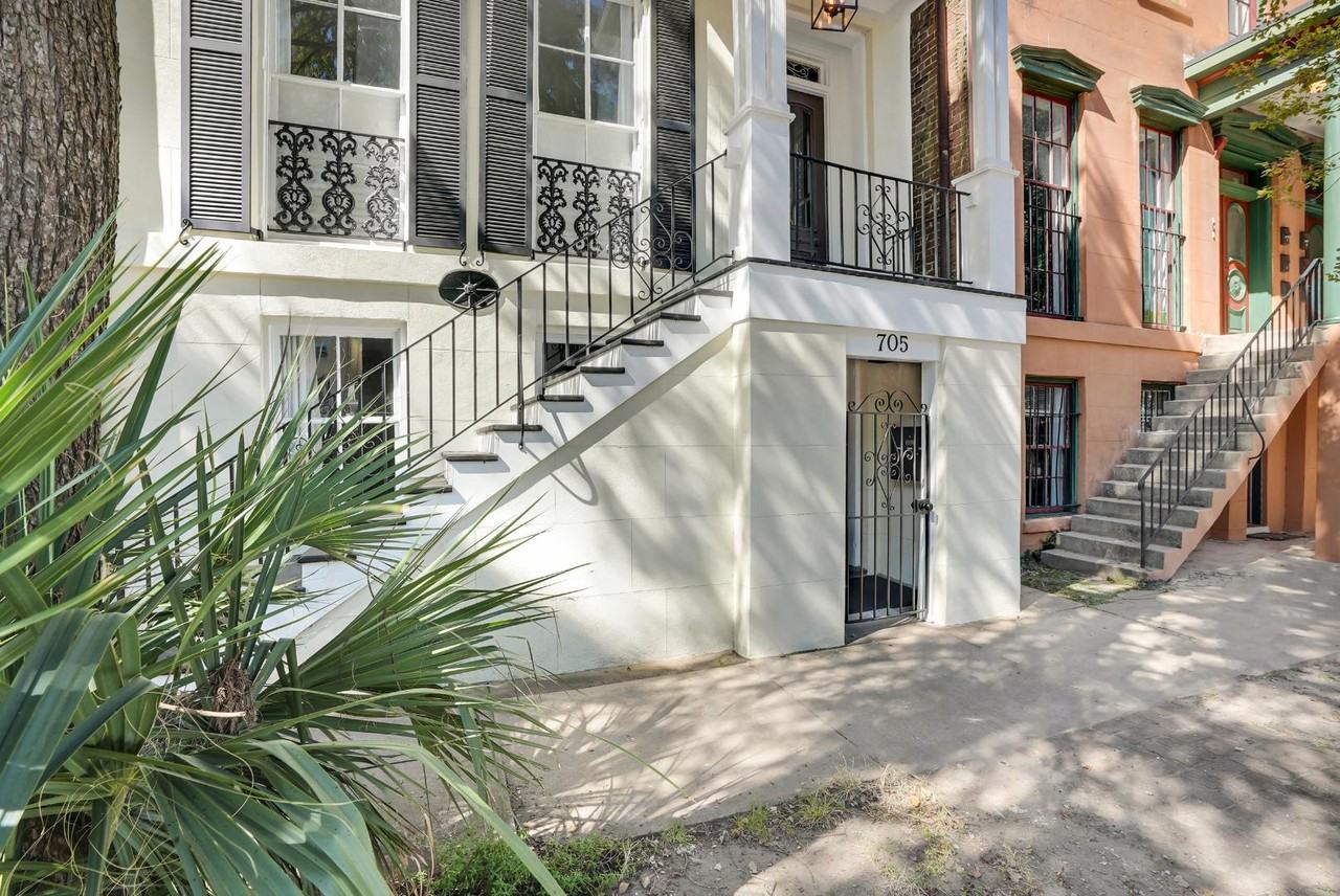 705 Barnard St - Photo 4 of 7