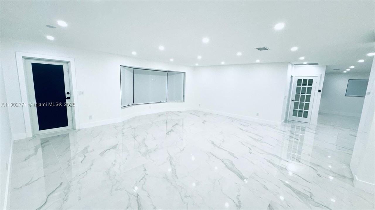 4719 Madison Street - Photo 5 of 50