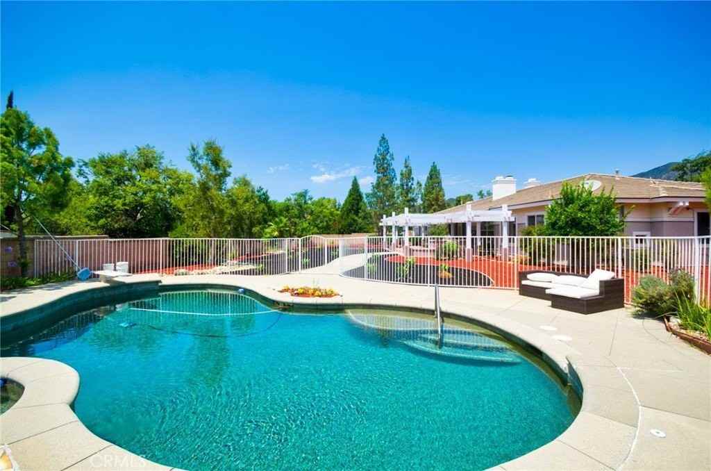 4176 New Hampshire Ave - Photo 4 of 34