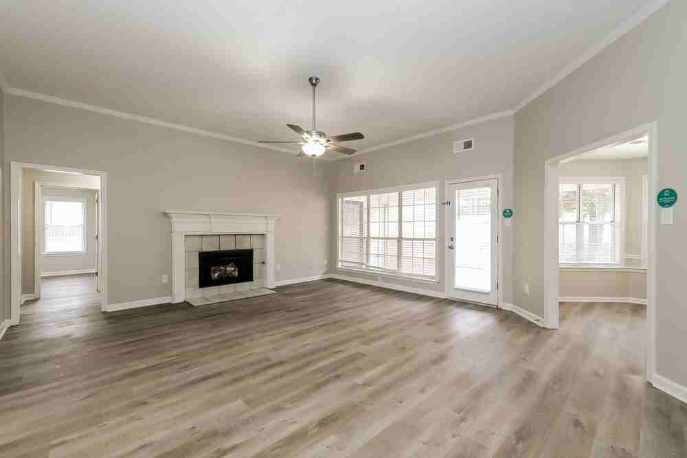 6150 Woodstock View Drive - Photo 4 of 17