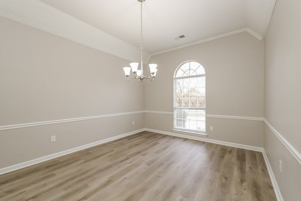 6150 Woodstock View Drive - Photo 6 of 17