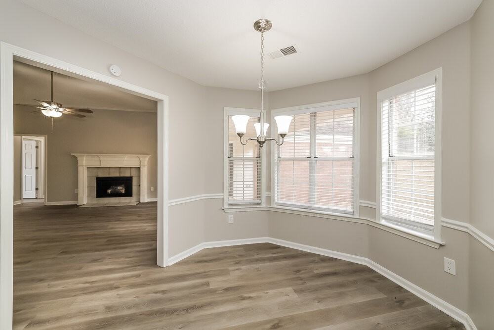 6150 Woodstock View Drive - Photo 7 of 17