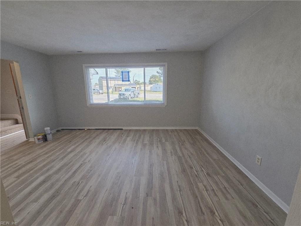 3209 Drawbridge Court - Photo 6 of 24