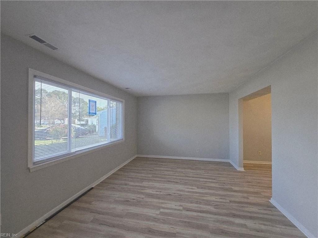 3209 Drawbridge Court - Photo 7 of 24