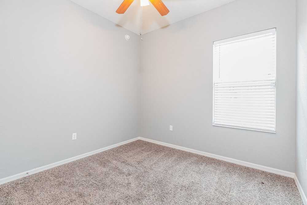 7012 Brenton Manor Ln - Photo 4 of 15