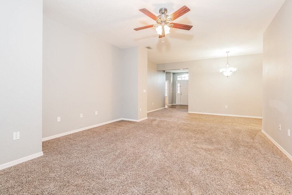 7012 Brenton Manor Ln - Photo 6 of 15