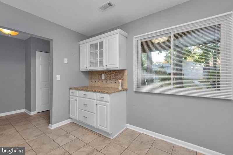 1065 Cedar Ridge Ct - Photo 4 of 22