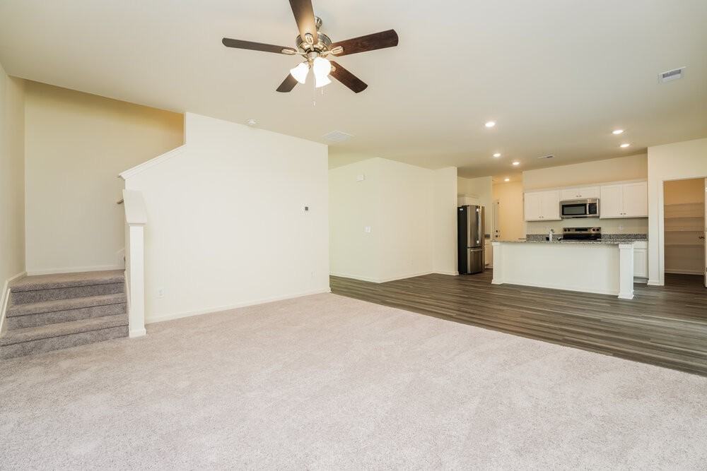 7403 Cranleigh St - Photo 5 of 17