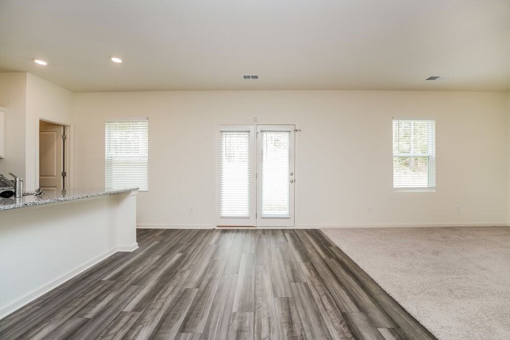 7403 Cranleigh St - Photo 7 of 17