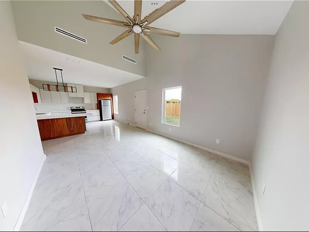 904 Hidden Hills St ##3 - Photo 2 of 9