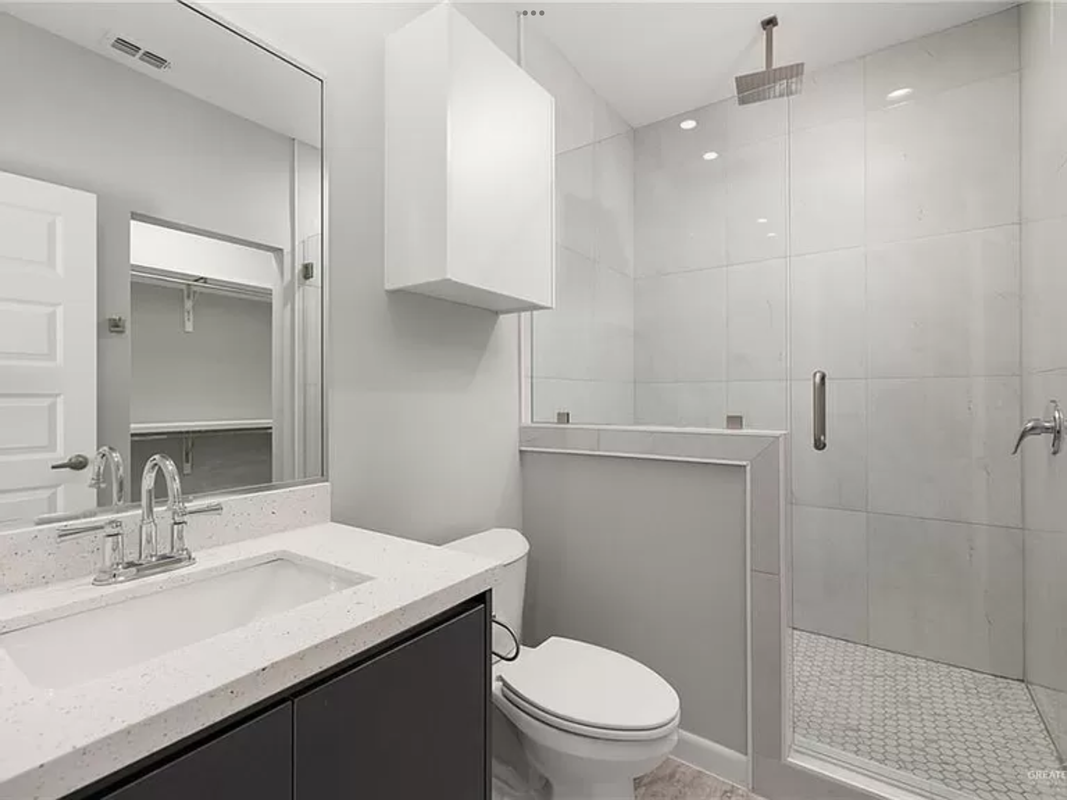 904 Hidden Hills St ##3 - Photo 4 of 9