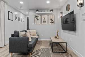 featured image of 610 Ws #1