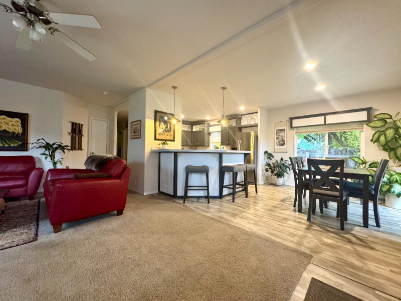 308 N 6th St - Photo 2 of 19