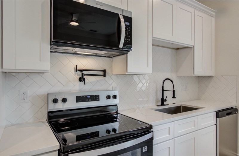 15309 Coaltown Road - Photo 5 of 10