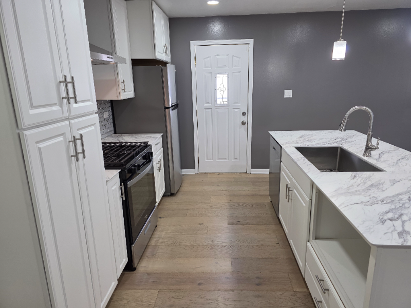 310 Merrill Avenue - Photo 3 of 19