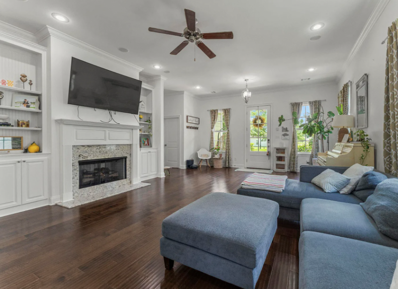 1307 Americana Blvd - Photo 4 of 17