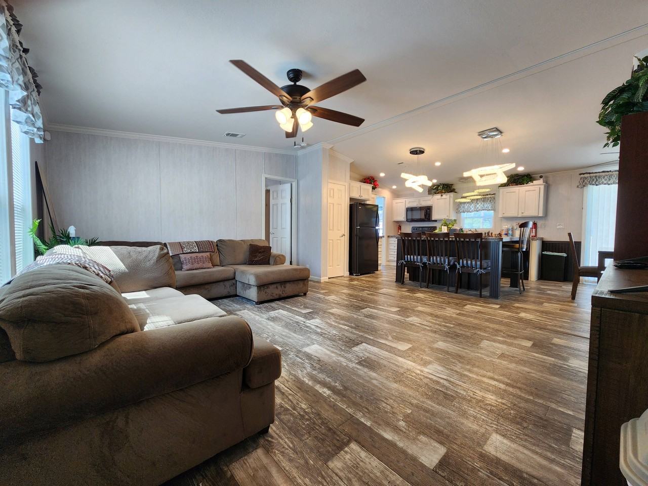 11625 Northwest 20th Street - Photo 3 of 23