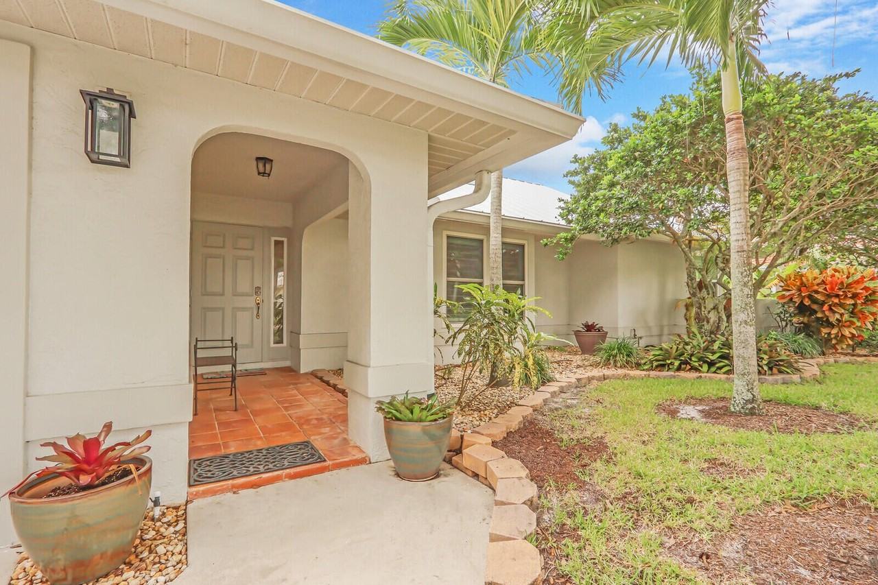 18791 Misty Lake Drive - Photo 2 of 27