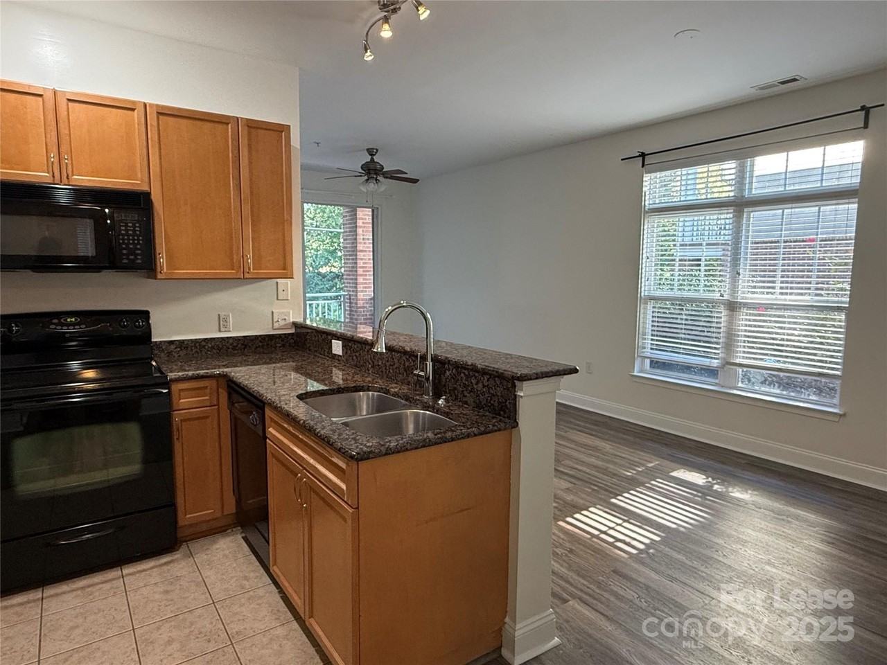 1310 Kenilworth Ave - Photo 3 of 16